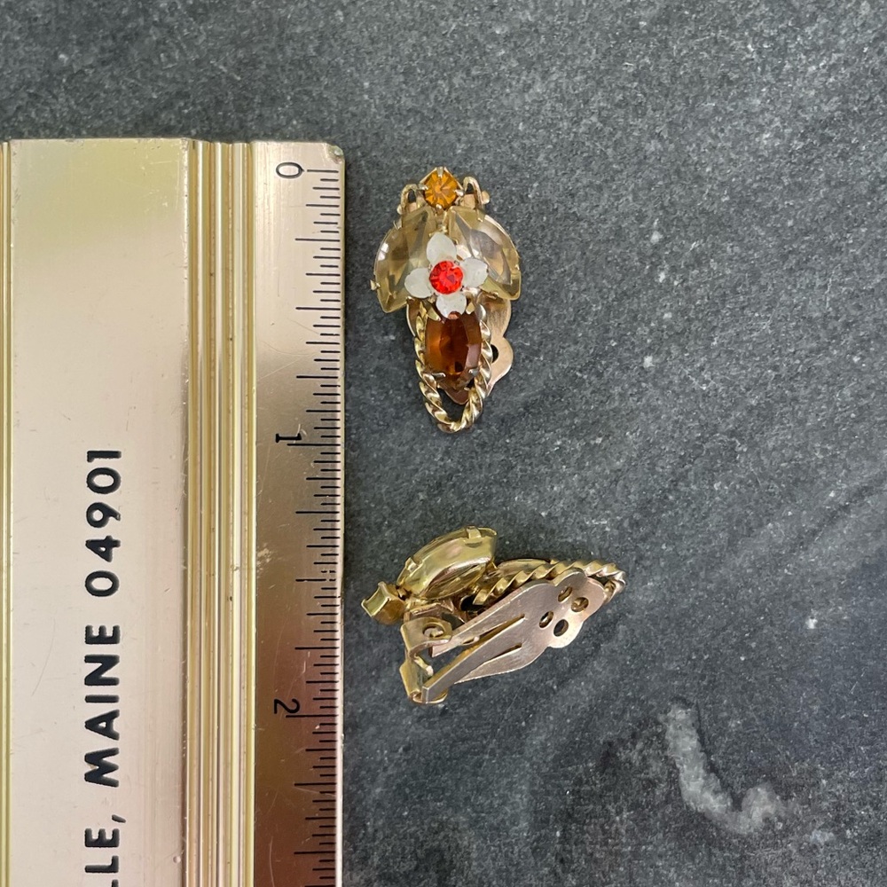 Vintage Gold Flower Austrian Crystal Clip-on Earrings - Picture 6 of 9